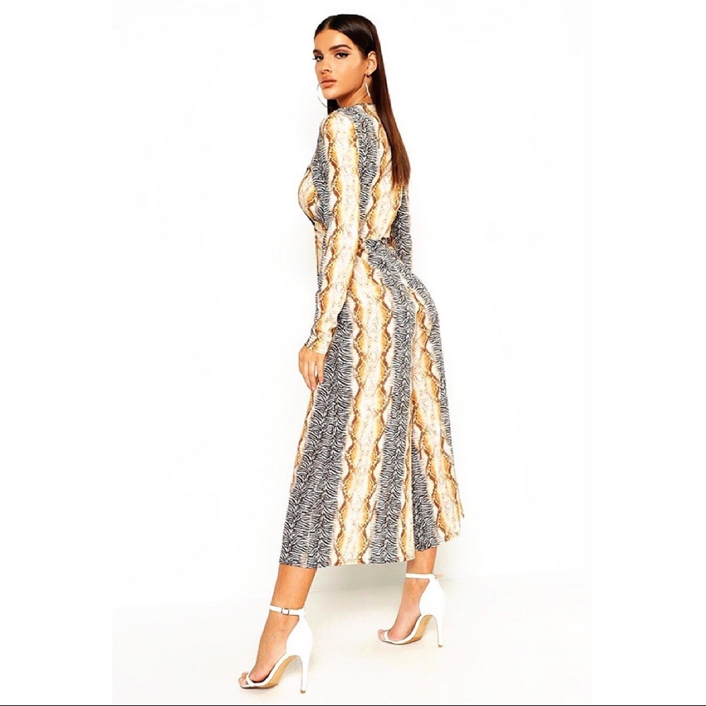 🆕 ANIMAL PRINT LONG SLEEVE JUMPSUIT! - Picture 4 of 7